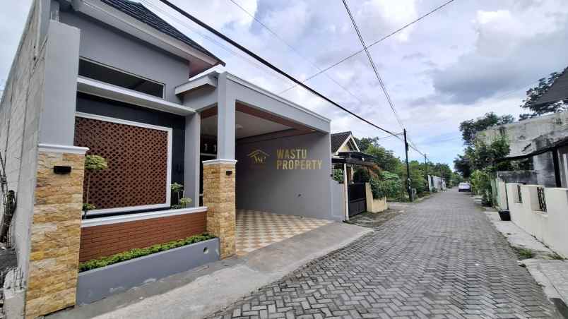 dijual rumah maguwoharjo sleman