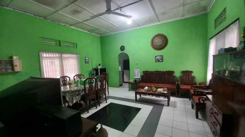 dijual rumah mangku jalan raya jl