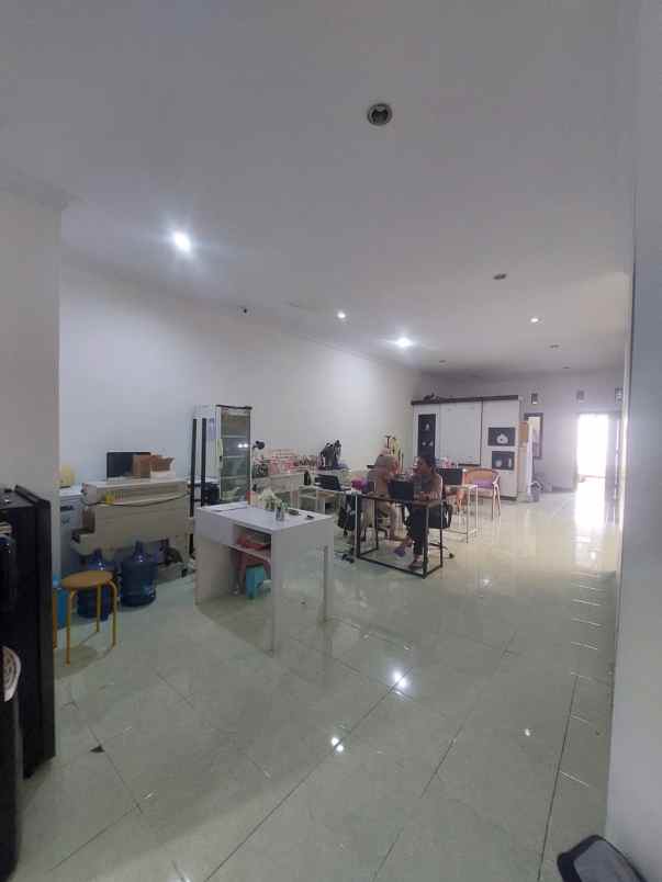dijual rumah manukan condongcatur depok