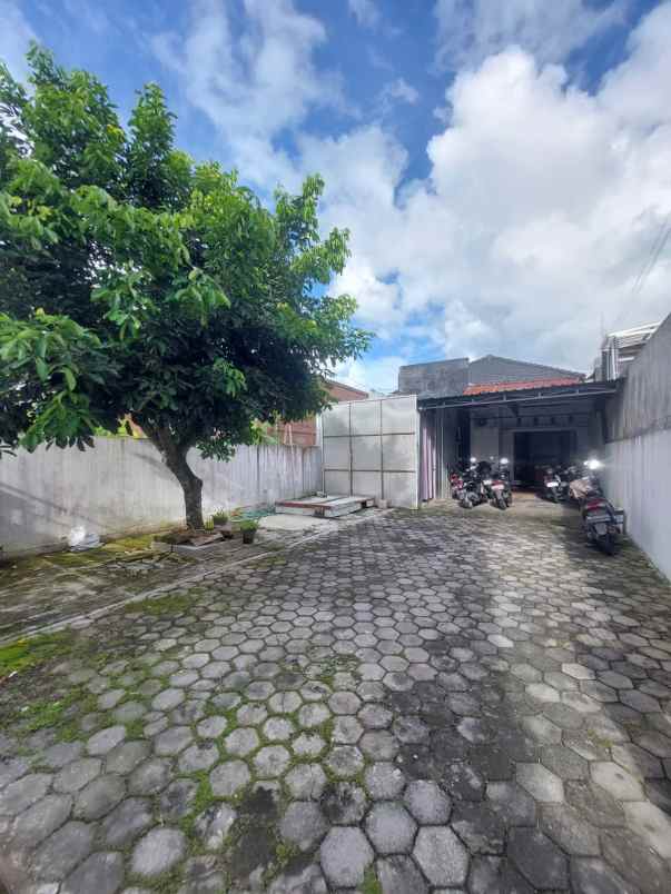 dijual rumah manukan condongcatur depok