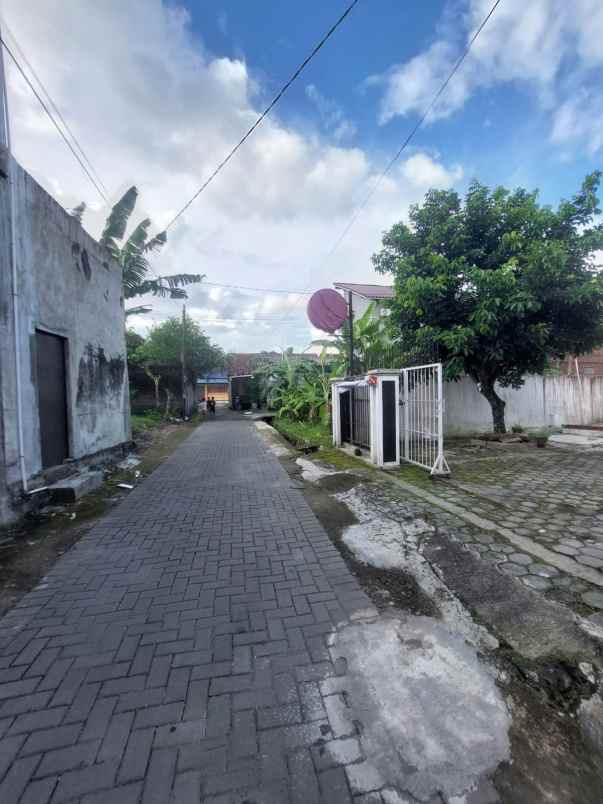 dijual rumah manukan condongcatur depok