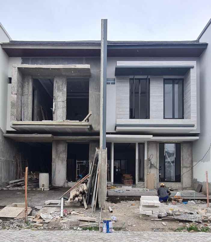 dijual rumah manyar kertoadi
