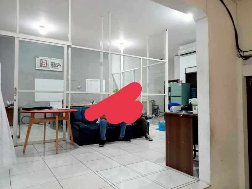dijual rumah manyar rejo
