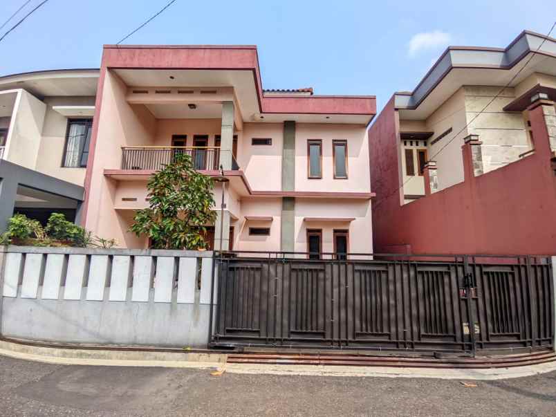 dijual rumah margacinta margawangi