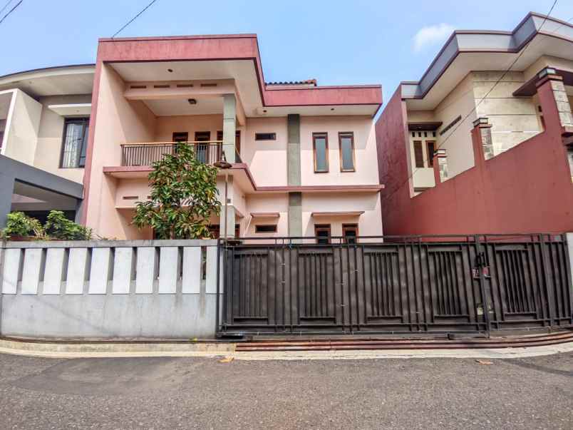 dijual rumah margacinta margawangi
