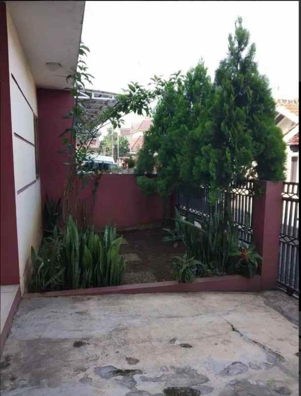 dijual rumah margahayu barat