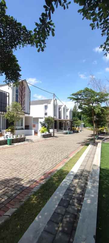 dijual rumah mayjen sungkono buring malang