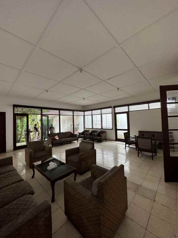 dijual rumah menteng