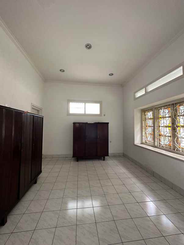 dijual rumah menteng
