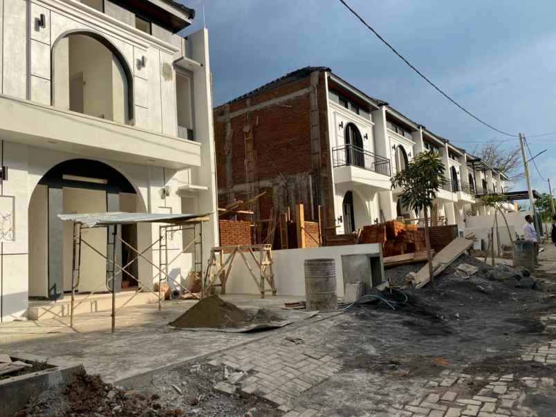 dijual rumah merjosari