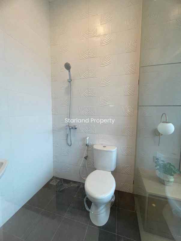 dijual rumah meruya selatan