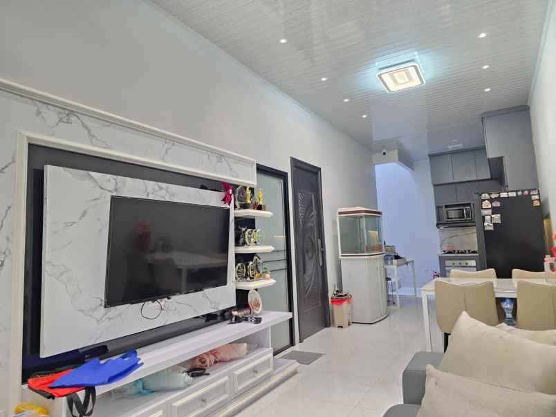 dijual rumah metland cakung