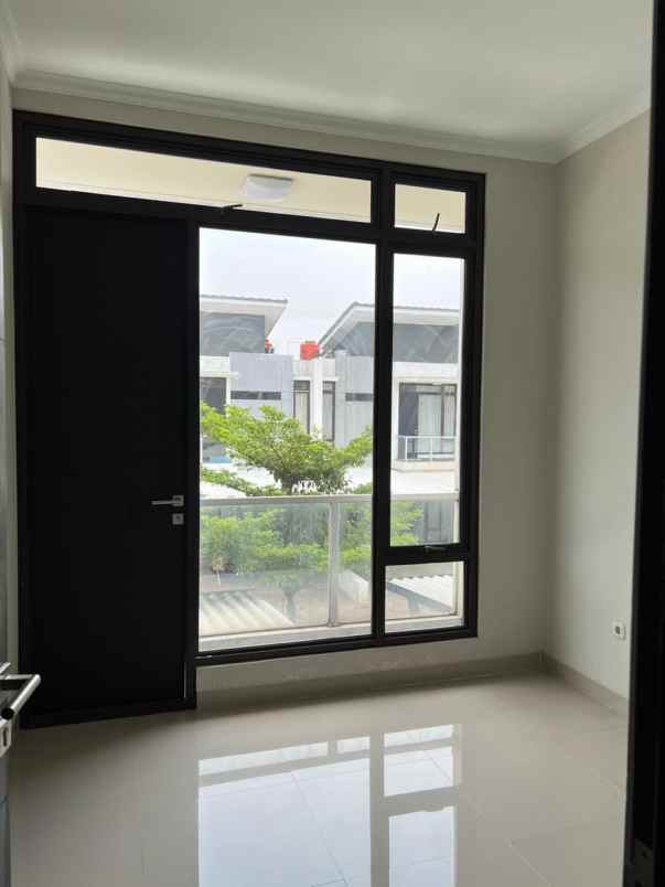 dijual rumah metland transyogi