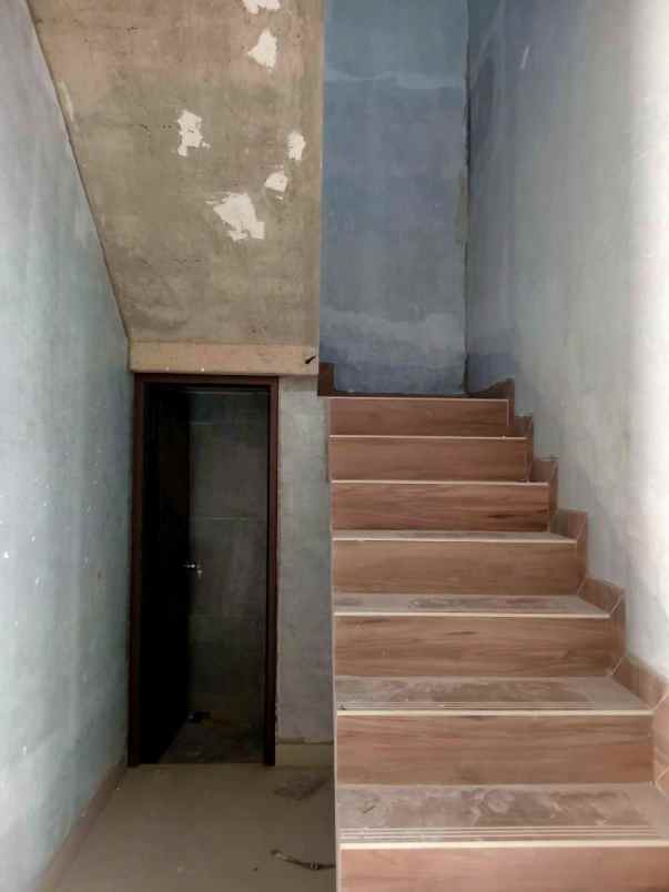 dijual rumah metro margahayu