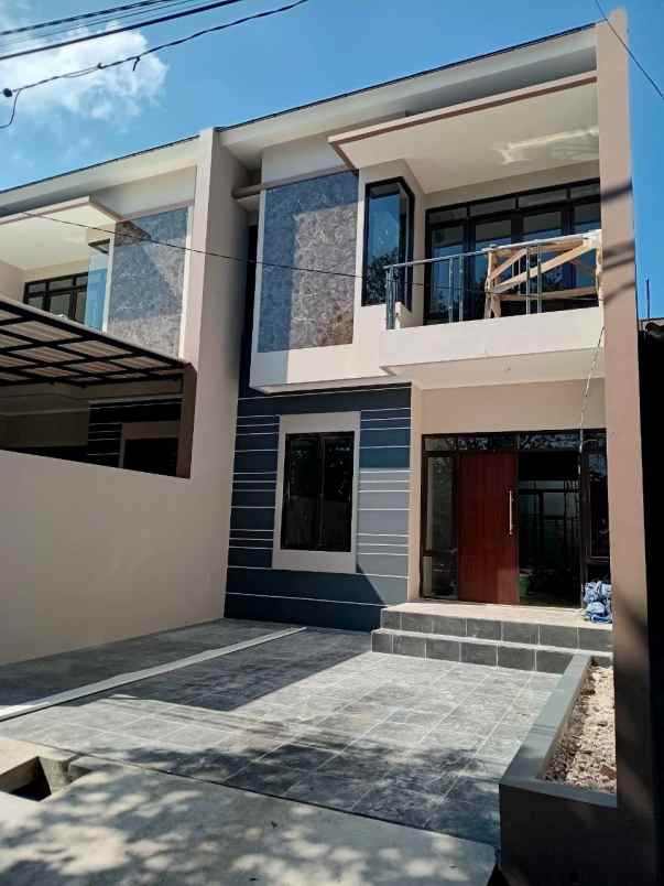 dijual rumah metro margahayu