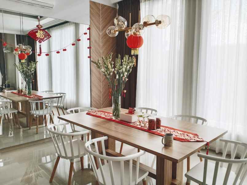 dijual rumah mewah dekat hotel lorin solo