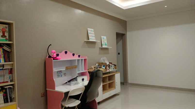 dijual rumah mewah dekat hotel lorin solo