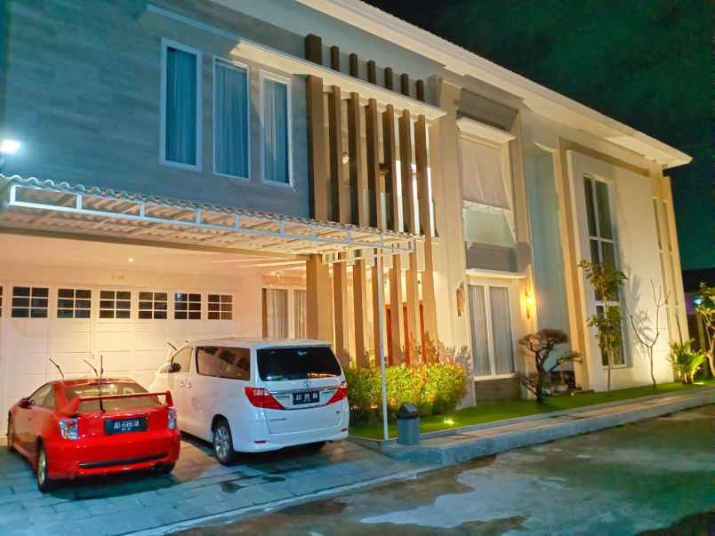 dijual rumah mewah dekat hotel lorin solo