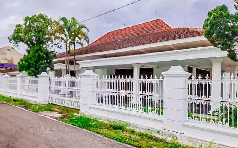 dijual rumah mewah di jajar solo
