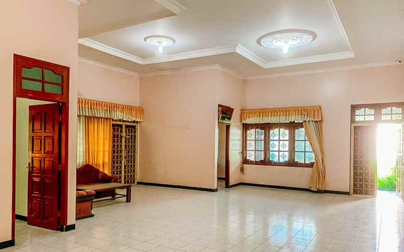 dijual rumah mewah di jajar solo