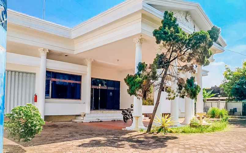 dijual rumah mewah di kerten solo