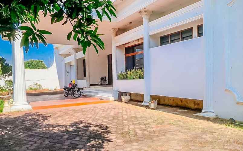 dijual rumah mewah di kerten solo
