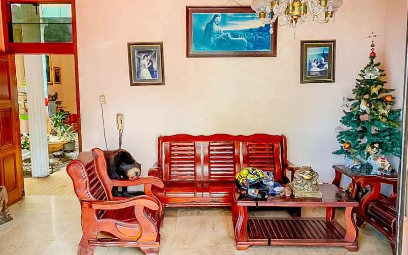 dijual rumah mewah di kerten solo