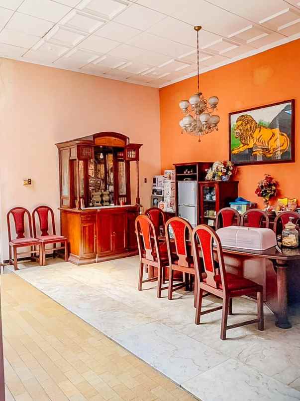 dijual rumah mewah di kerten solo