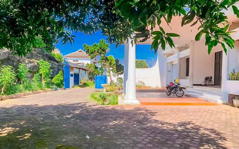 dijual rumah mewah di kerten solo