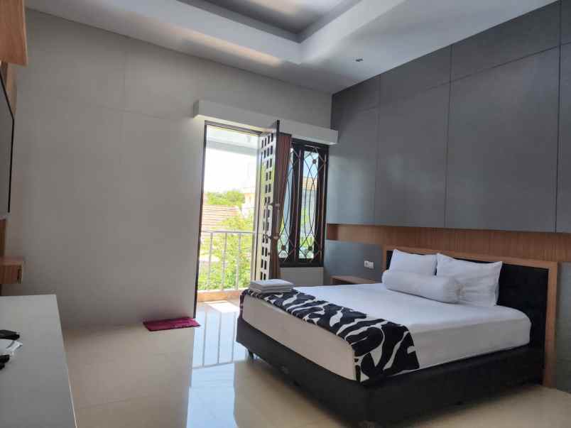 dijual rumah mewah di manahan solo