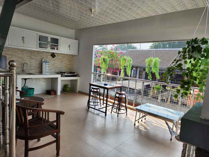 dijual rumah mewah di manahan solo