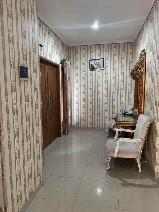 dijual rumah mewah islamic village karawaci tangerang