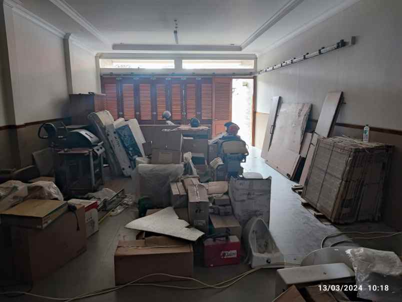 dijual rumah mewah tengah pusat kota solo