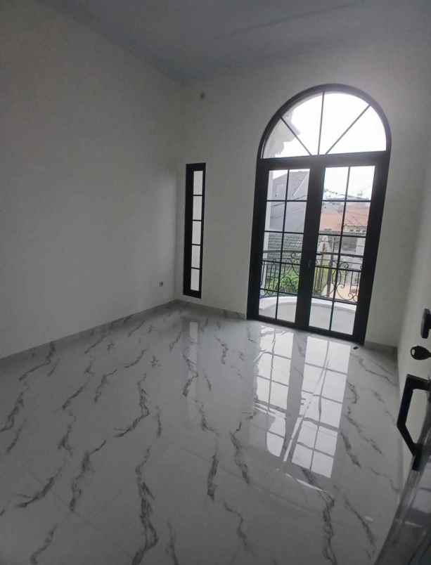 dijual rumah msmpang pancoran mas depok