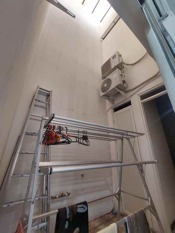 dijual rumah mulyosari