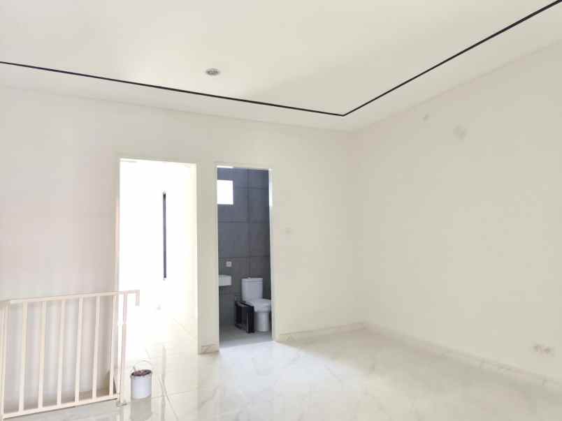 dijual rumah mulyosari