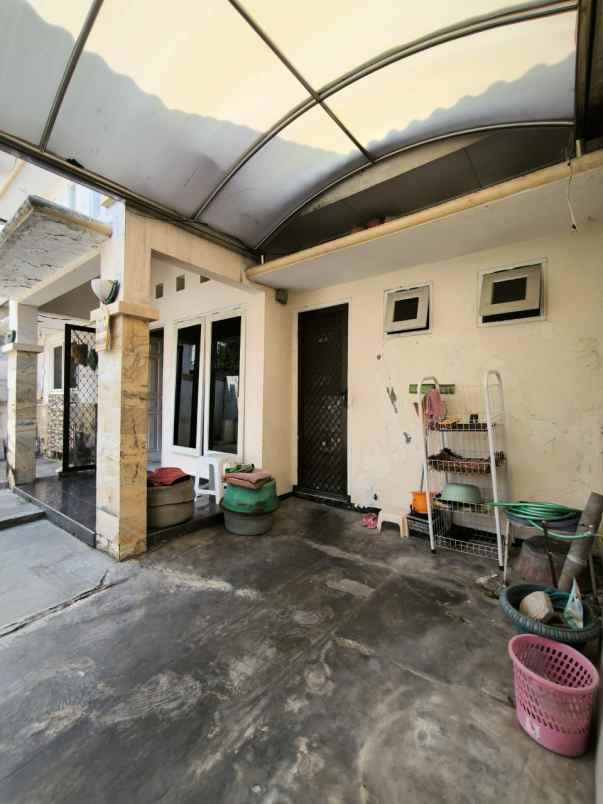 dijual rumah mulyosari prima