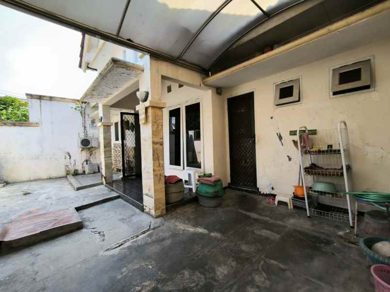 dijual rumah mulyosari prima