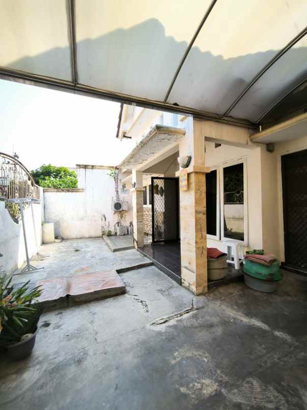 dijual rumah mulyosari prima