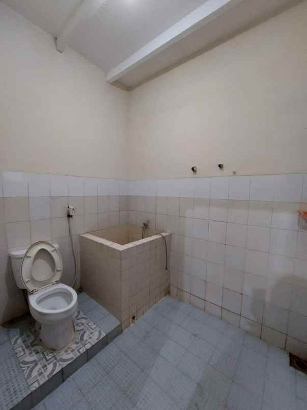 dijual rumah mulyosari tengah