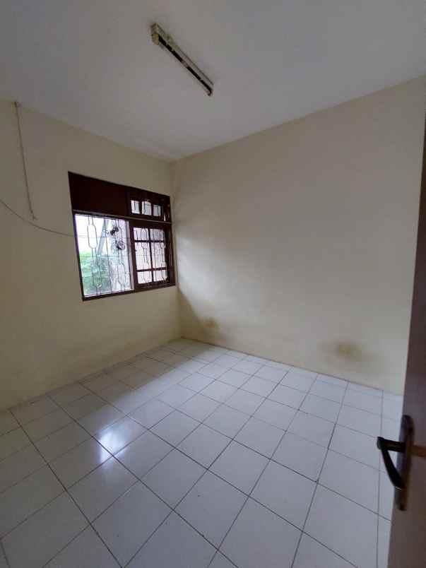 dijual rumah mulyosari tengah