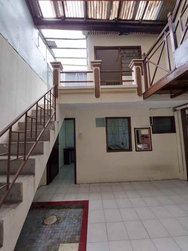 dijual rumah mulyosari tengah