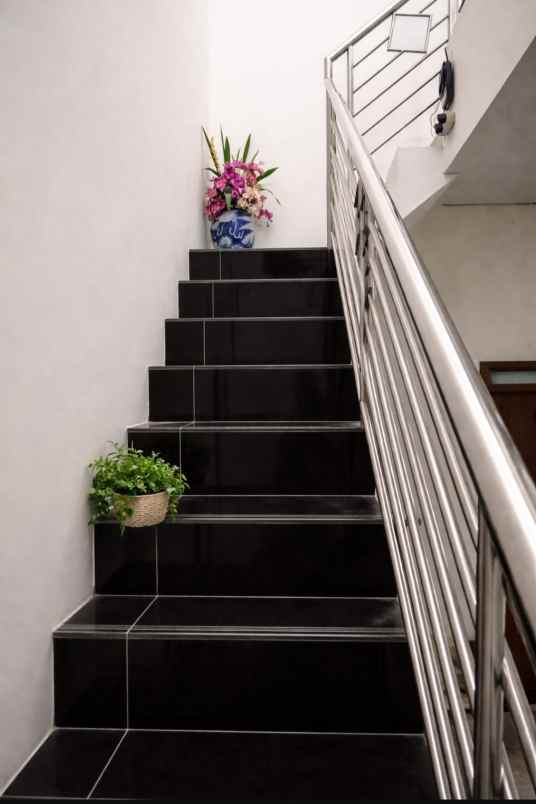 dijual rumah murah siap huni di cisaranten arcamanik