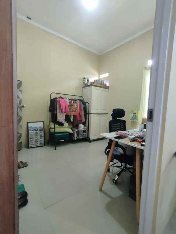 dijual rumah mutiara jaya 4 cipayung