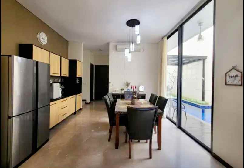 dijual rumah navapark lancewood