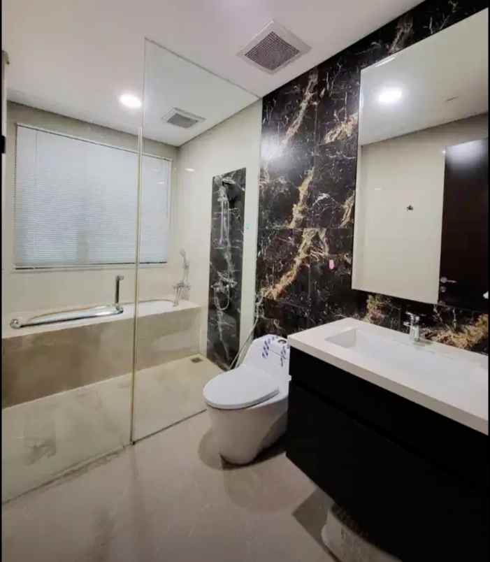 dijual rumah navapark lancewood