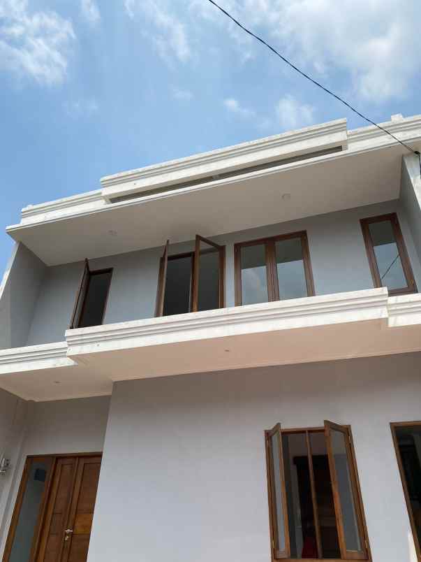 dijual rumah nempel mal bintaro plaza