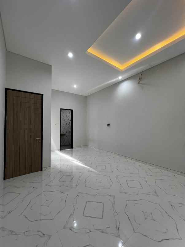 dijual rumah nirwana ekse