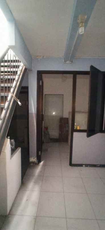 dijual rumah nirwana eksekutif