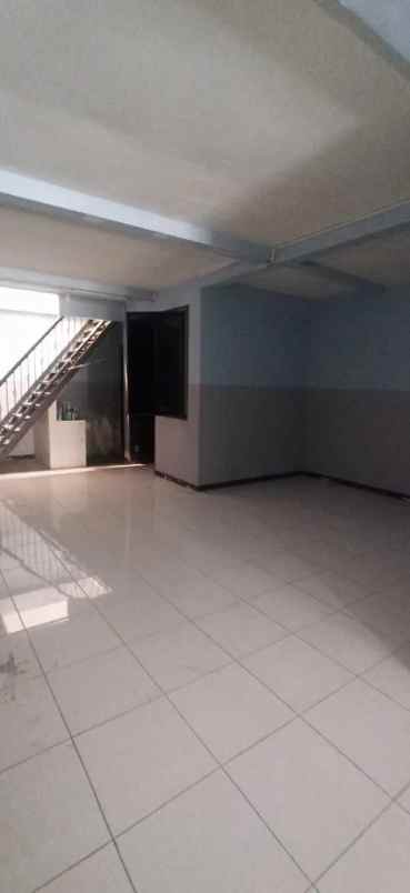 dijual rumah nirwana eksekutif
